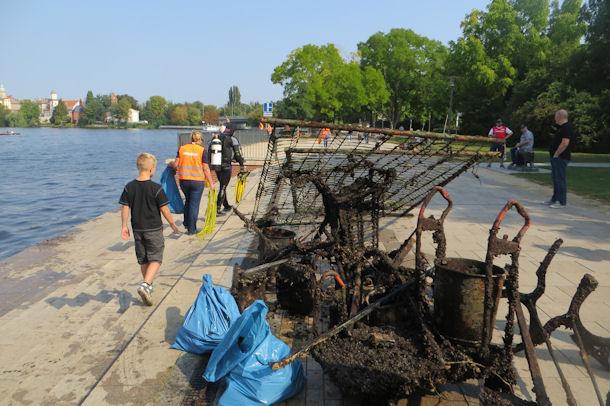 Umwelttauchen am Luisenhain in K�penick