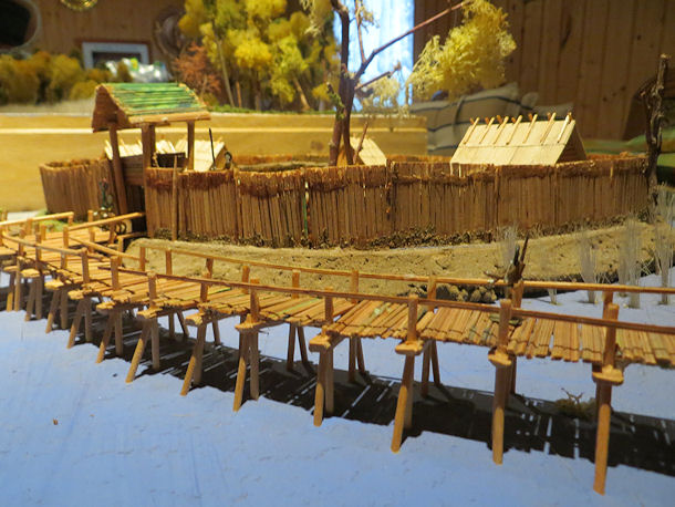 Modell der slawischen Fluchtburg vom Scherm�tzelsee