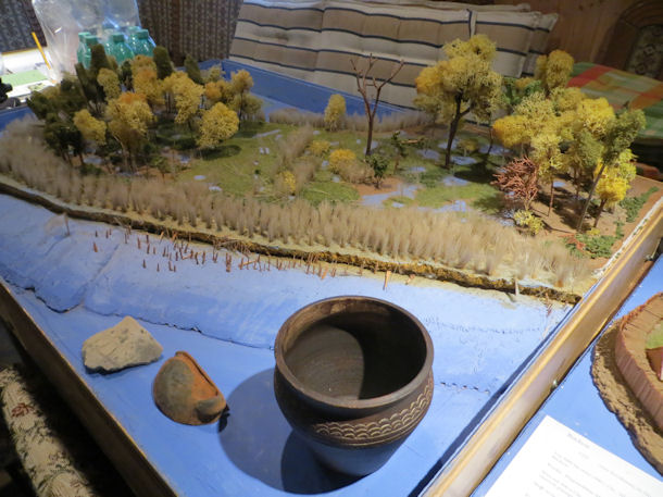 Modell der slawischen Fluchtburg vom Scherm�tzelsee